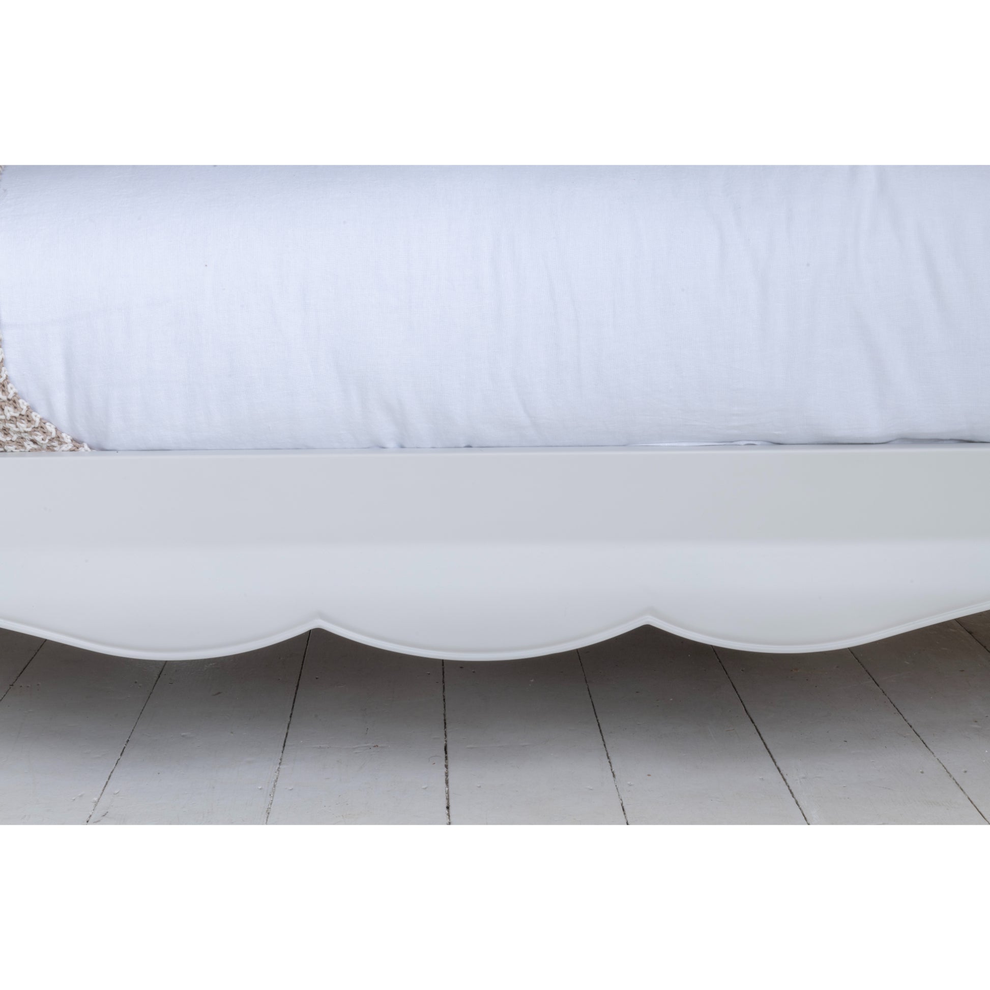 Willis & Gambier Amelie High End Oak Double Bed - White - Zoomed In Side Detail