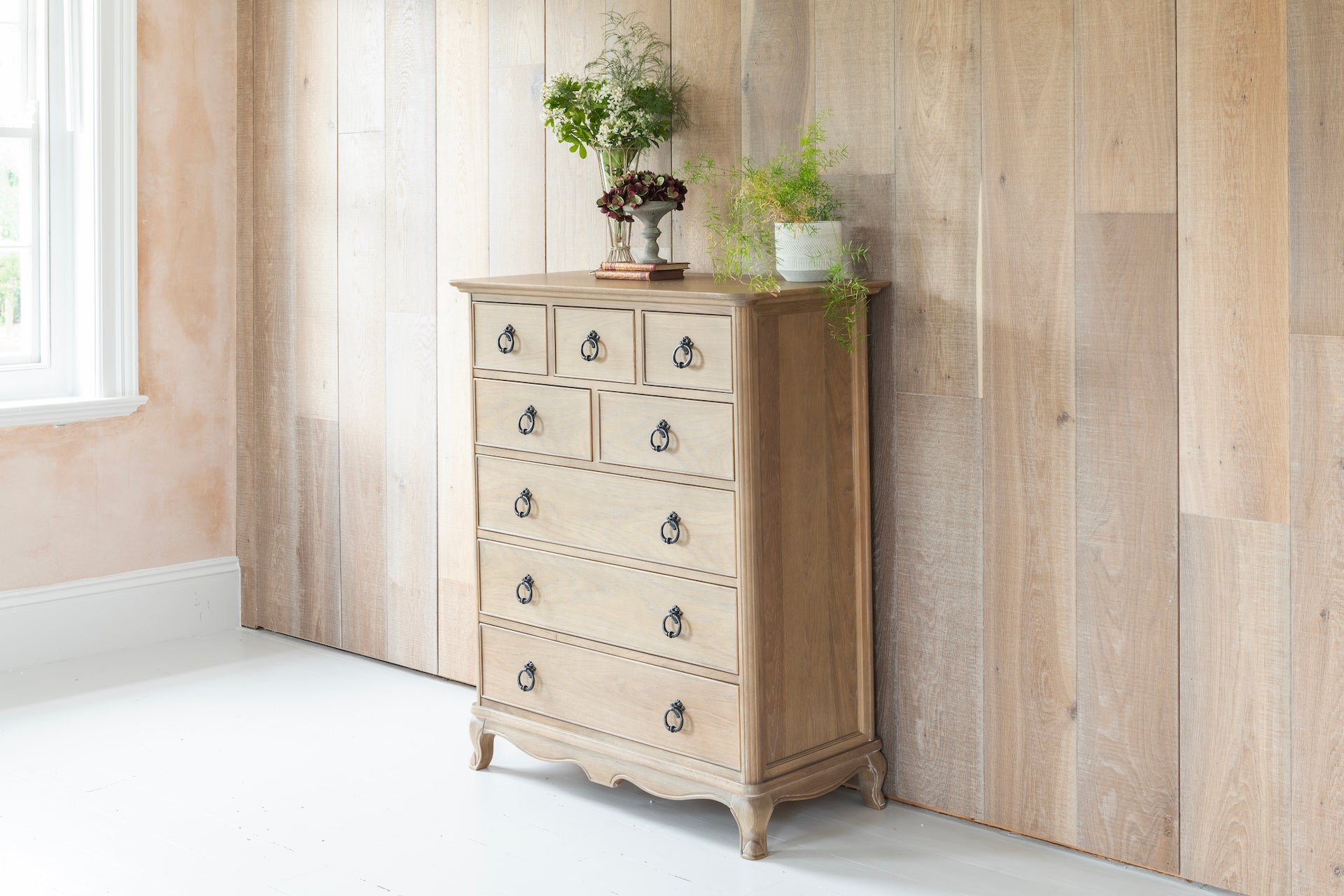 Willis & Gambier Camille 8 Drawer Chest - Oak - Lifestyle Image