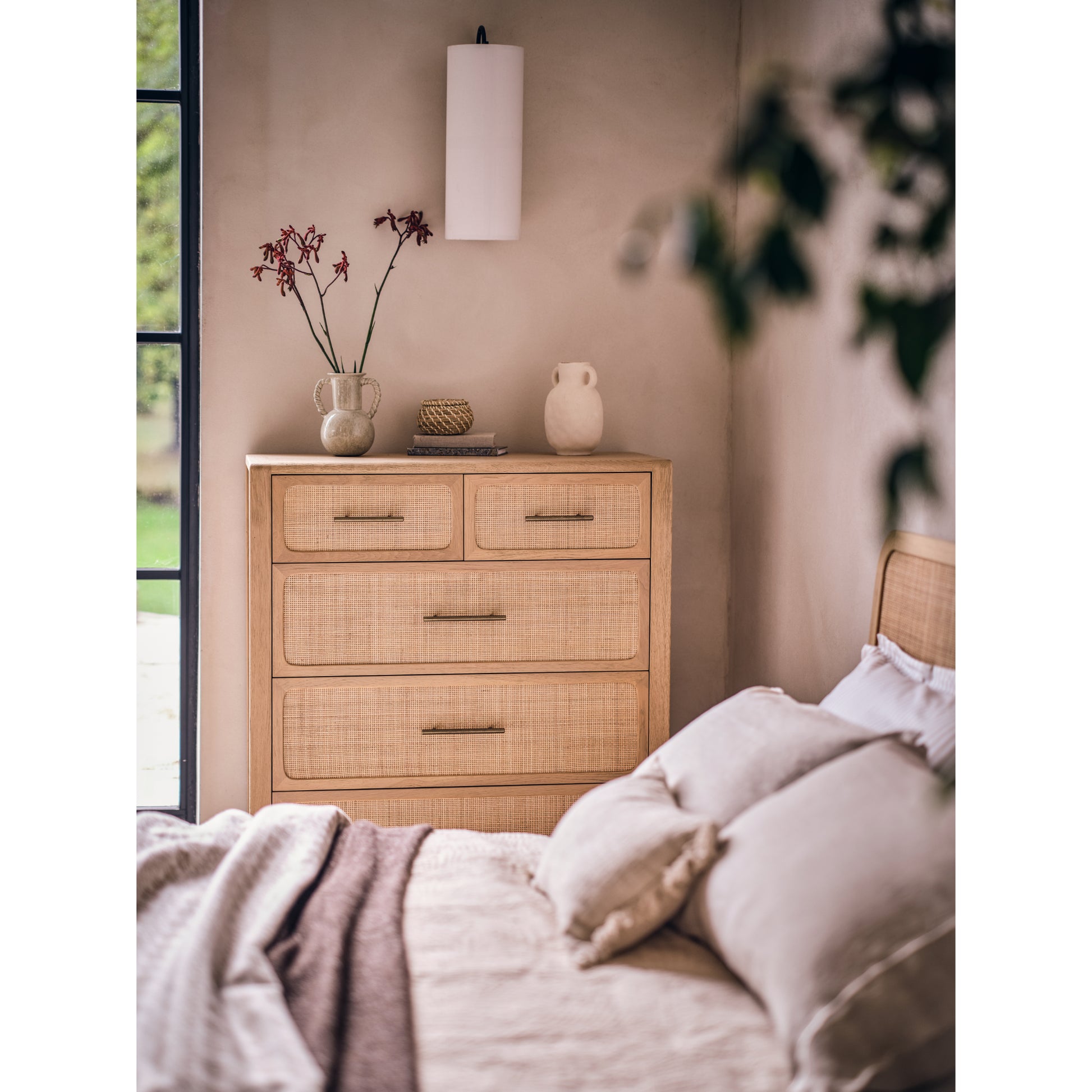 Willis & Gambier Casera 5 Drawer Chest - Oak - Lifestyle Image 2