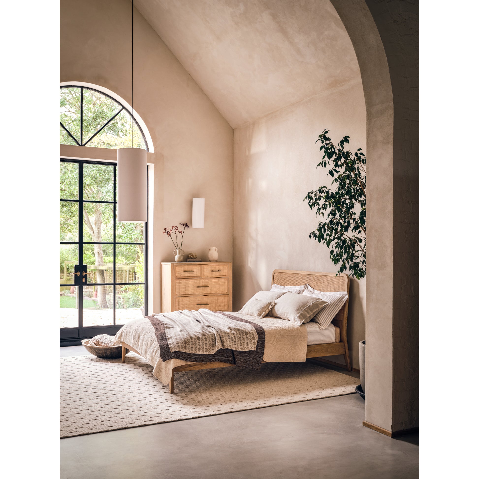 Willis & Gambier Casera Bed - Oak - Lifestyle Image