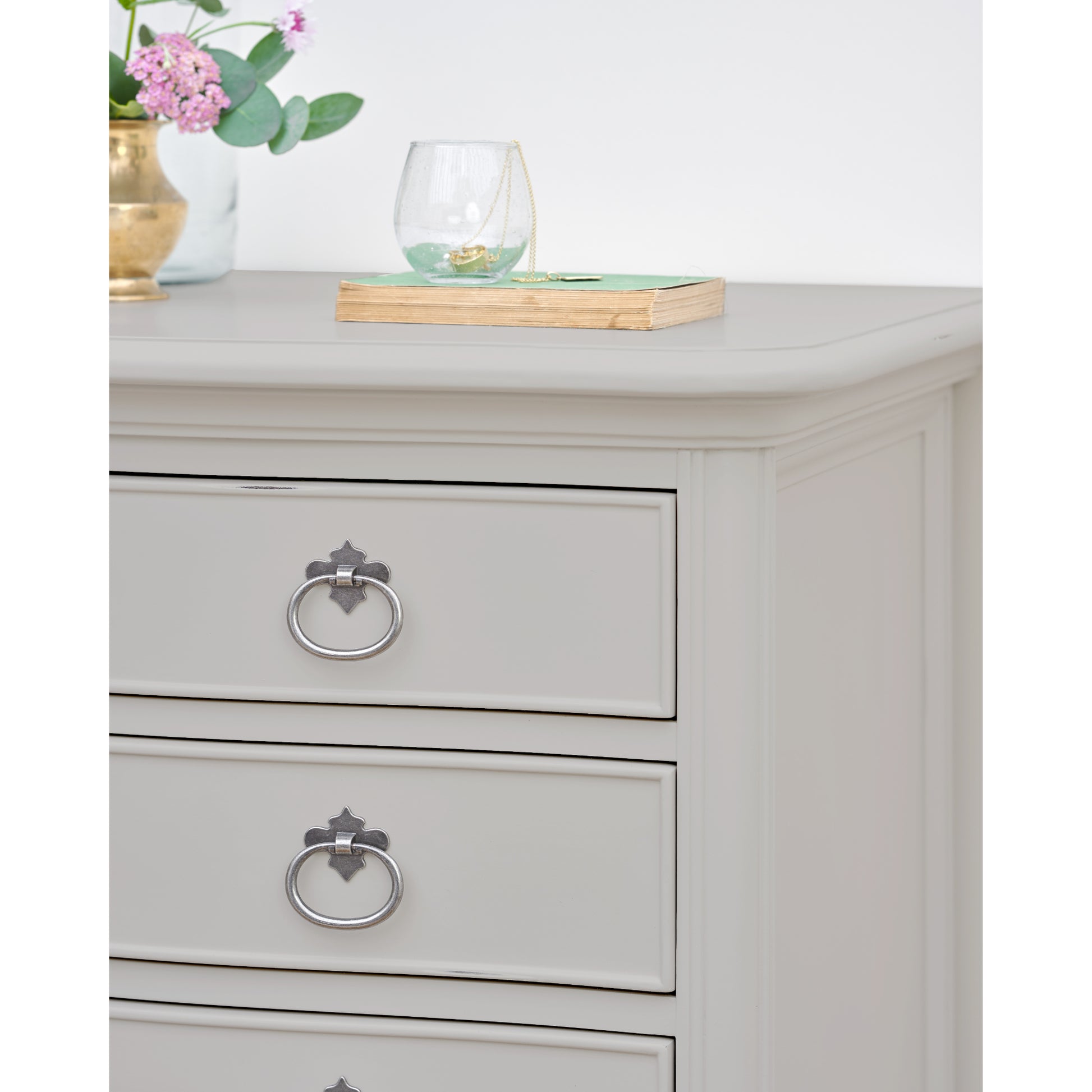 Willis & Gambier Etienne 8 Drawer Chest - Grey - Lifestyle Image Focus View 2