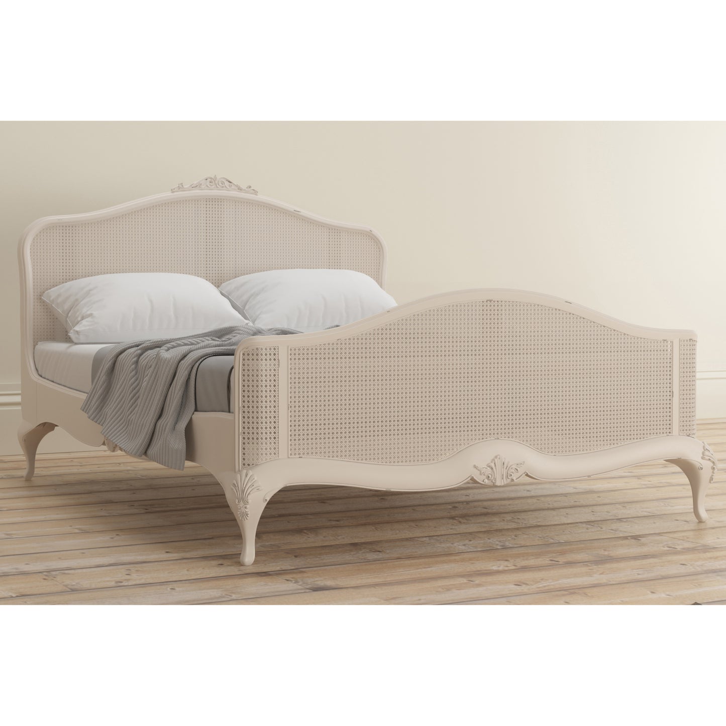 Willis & Gambier Ivory High End Rattan Kingsize Bed - Cream - Lifestyle Image Basic Angled View