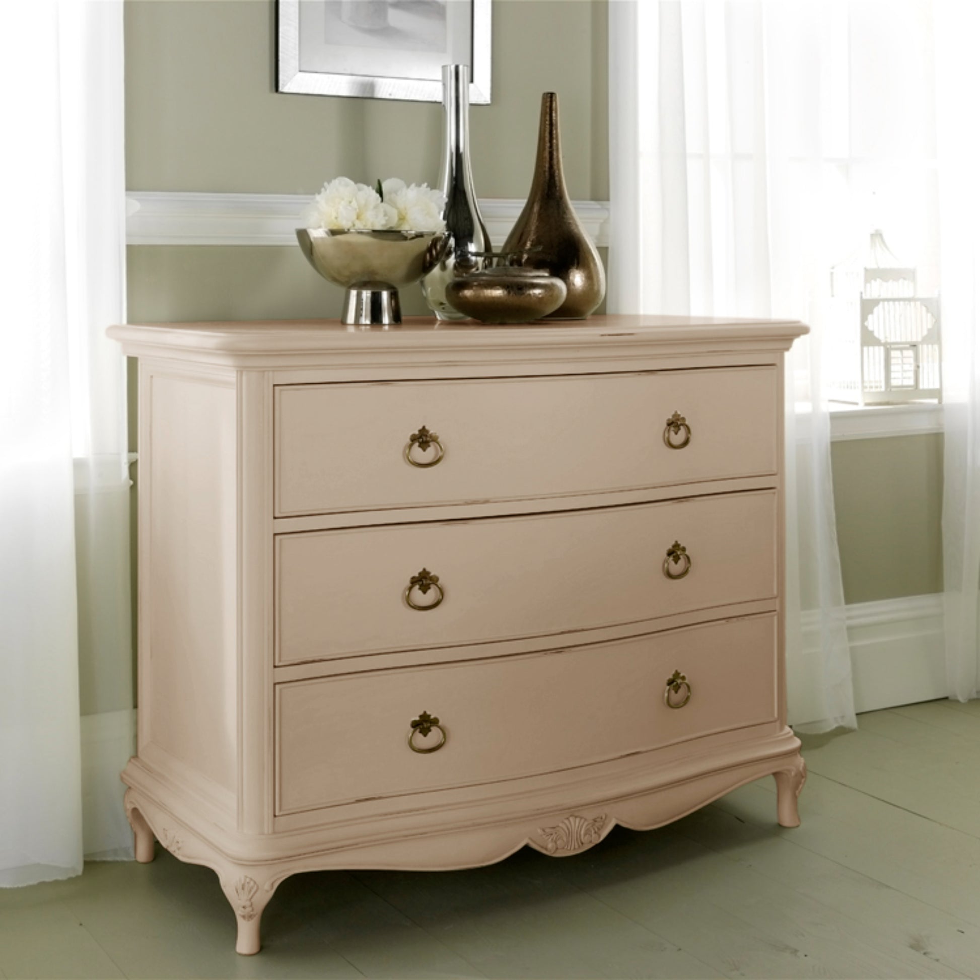 Willis & Gambier Ivory 3 Drawer Low Chest - Cream - Lifestyle Image