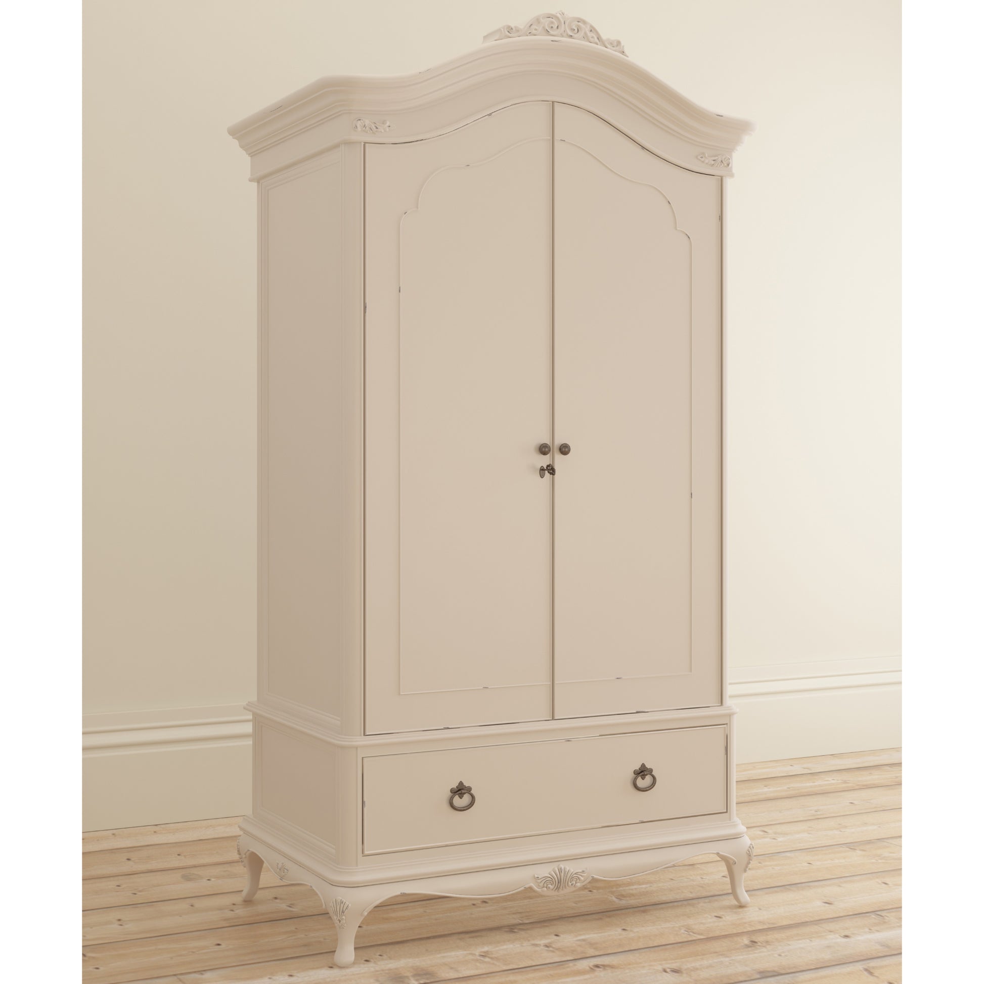 Willis & Gambier Ivory Double Wardrobe - Cream - Lifestyle Image Basic Angled View